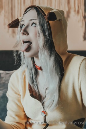 Revolvingrose Photo #207