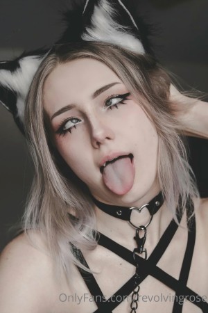 Revolvingrose Photo #243