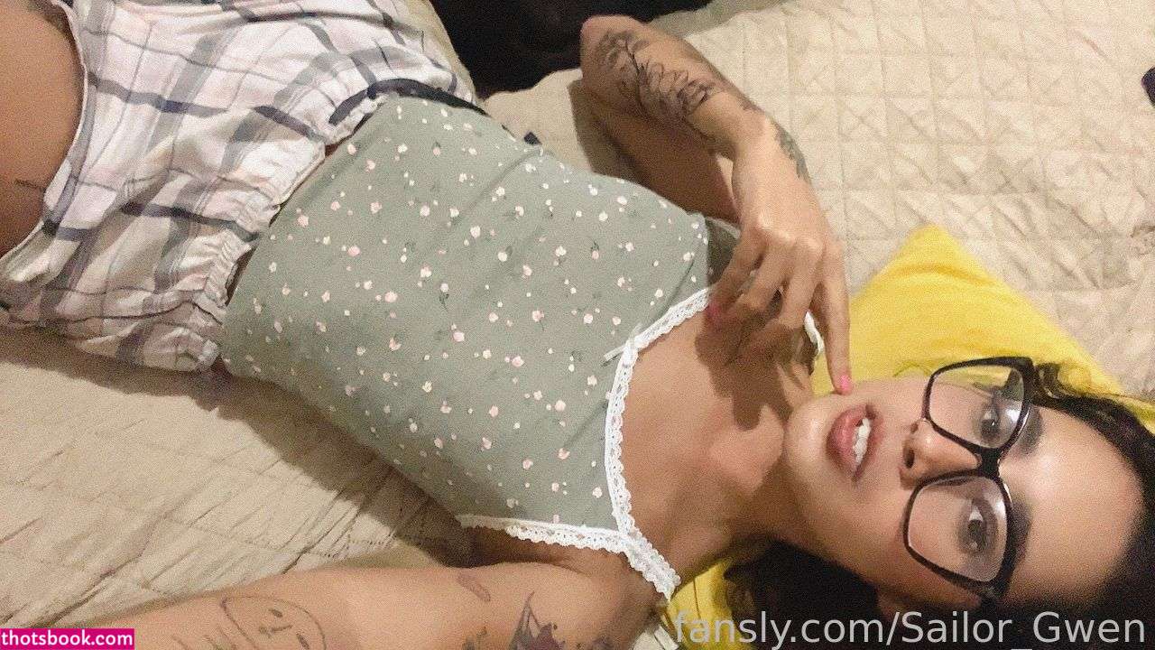 Sailor Gwen Photo #30