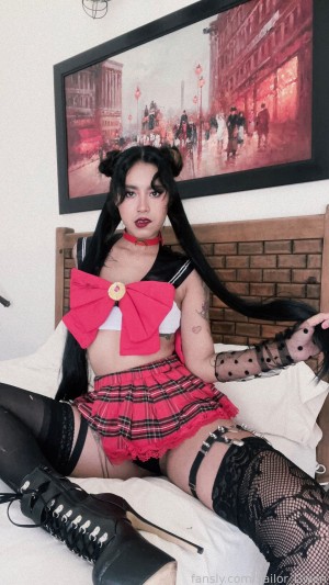 Sailor Gwen Photo #42