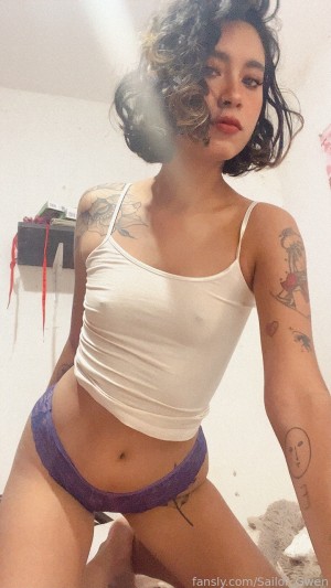 Sailor Gwen Photo #45