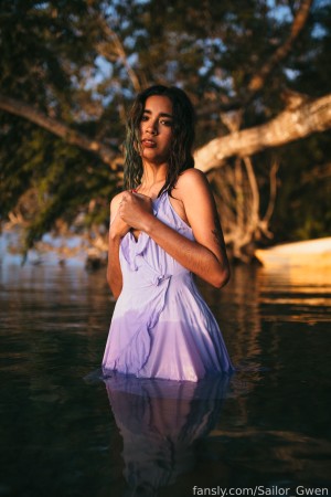 Sailor Gwen Photo #51