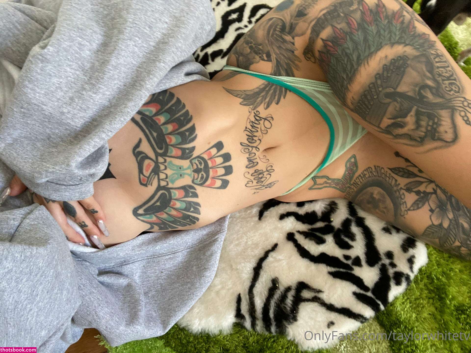 taylorwhitetv Photo #30