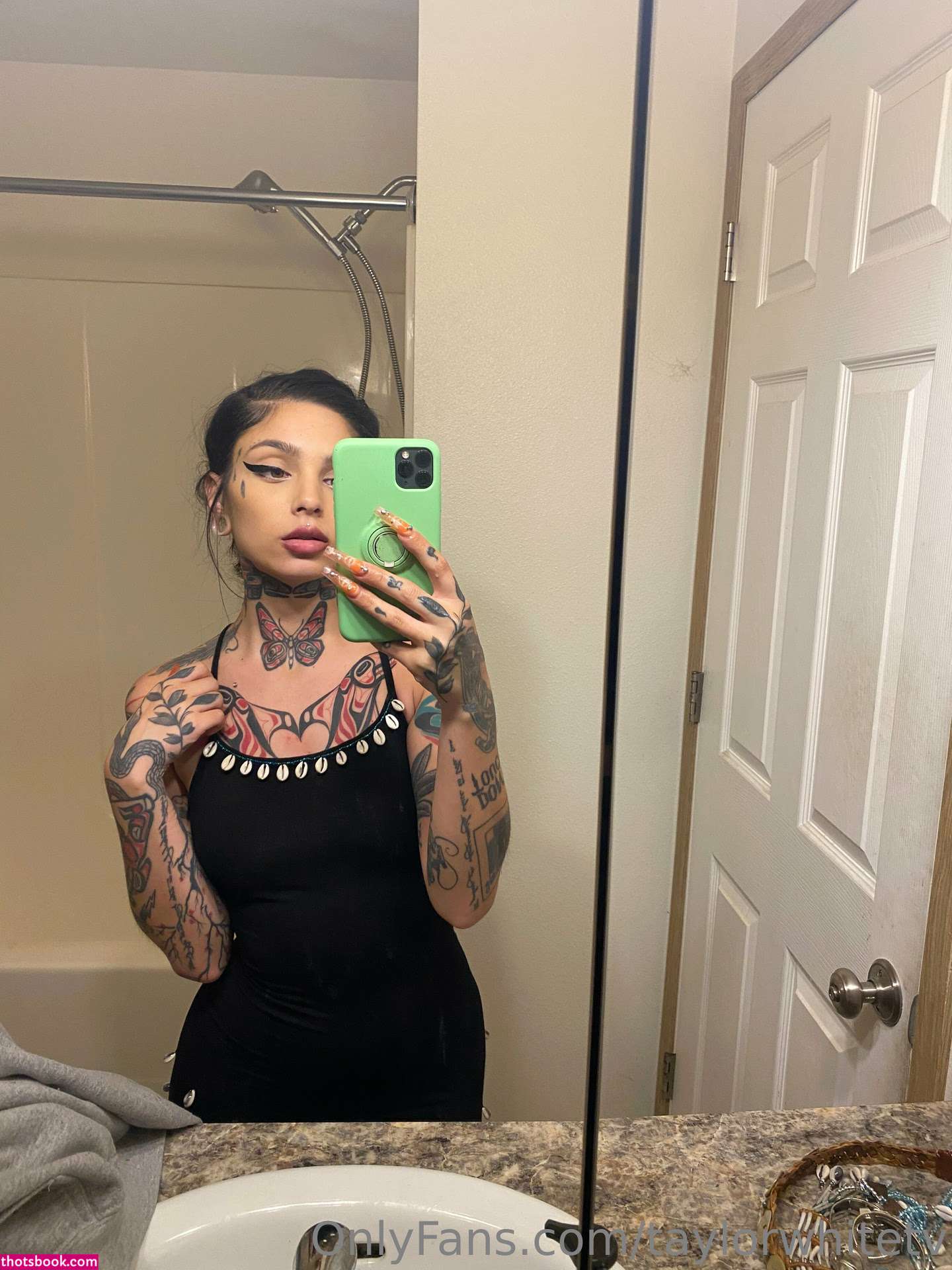 taylorwhitetv Photo #35