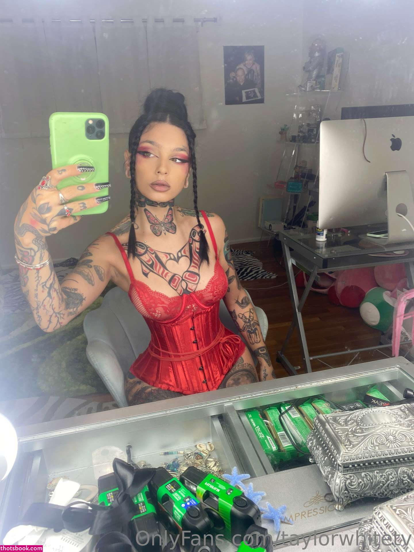 taylorwhitetv Photo #57