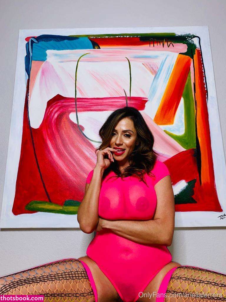 Ariella Ferrera Photo #12