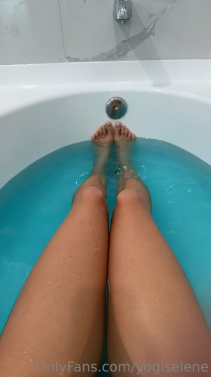 Yogiselene Photo #28