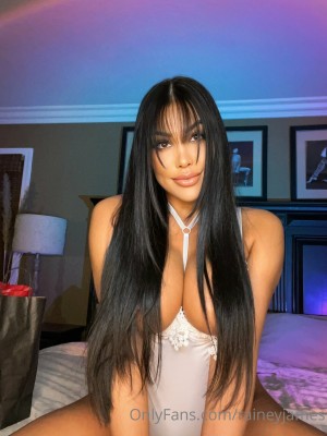 Rainey James Photo #138