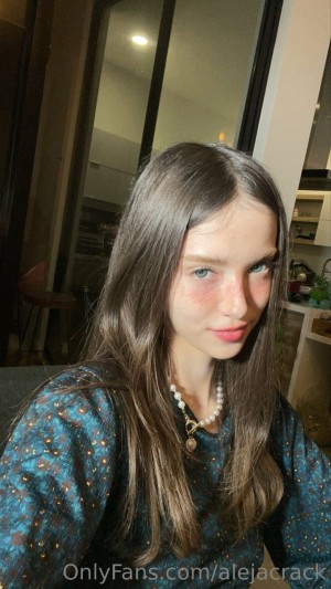 Aleja Crack Photo #122