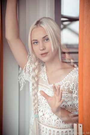 Nikki Hill Photo #120