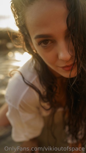 Vikioutofspace Photo #19