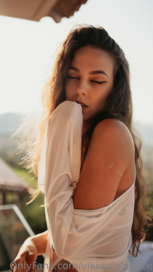 Vikioutofspace Photo #120