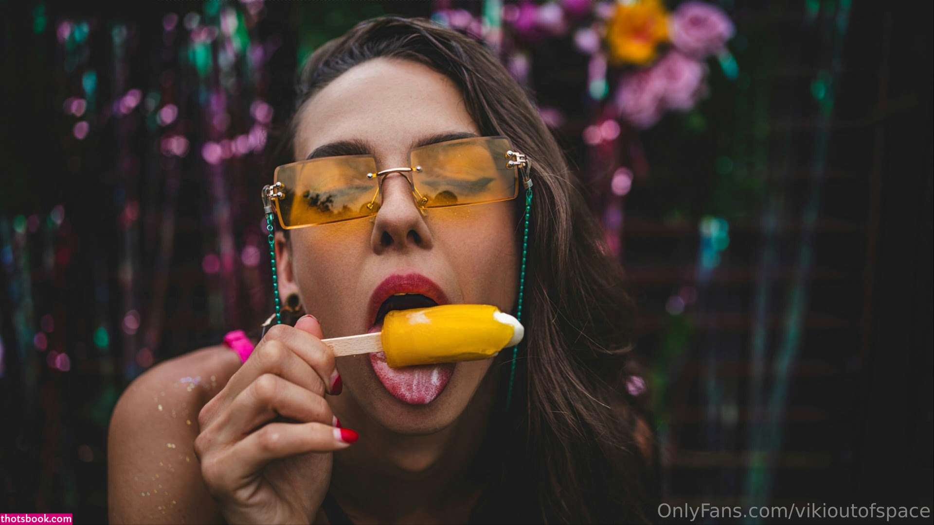 Vikioutofspace Photo #149