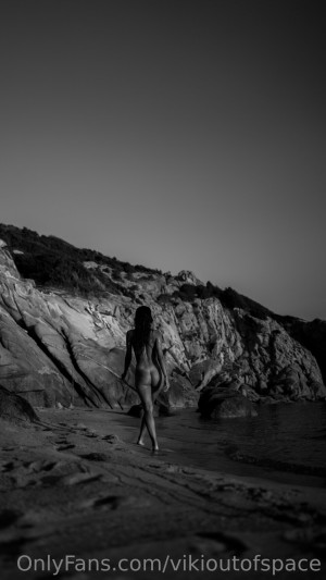 Vikioutofspace Photo #169