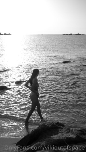 Vikioutofspace Photo #174