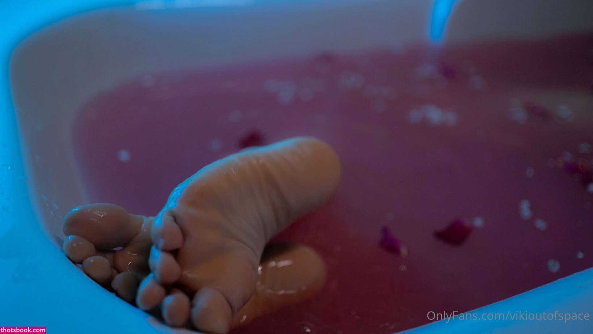 Vikioutofspace Photo #286