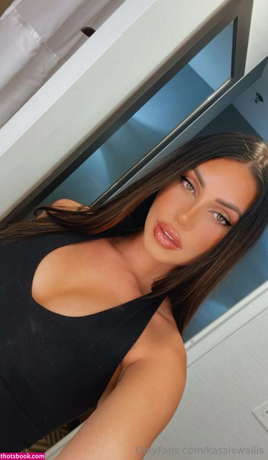 Kassie Wallis Photo #190