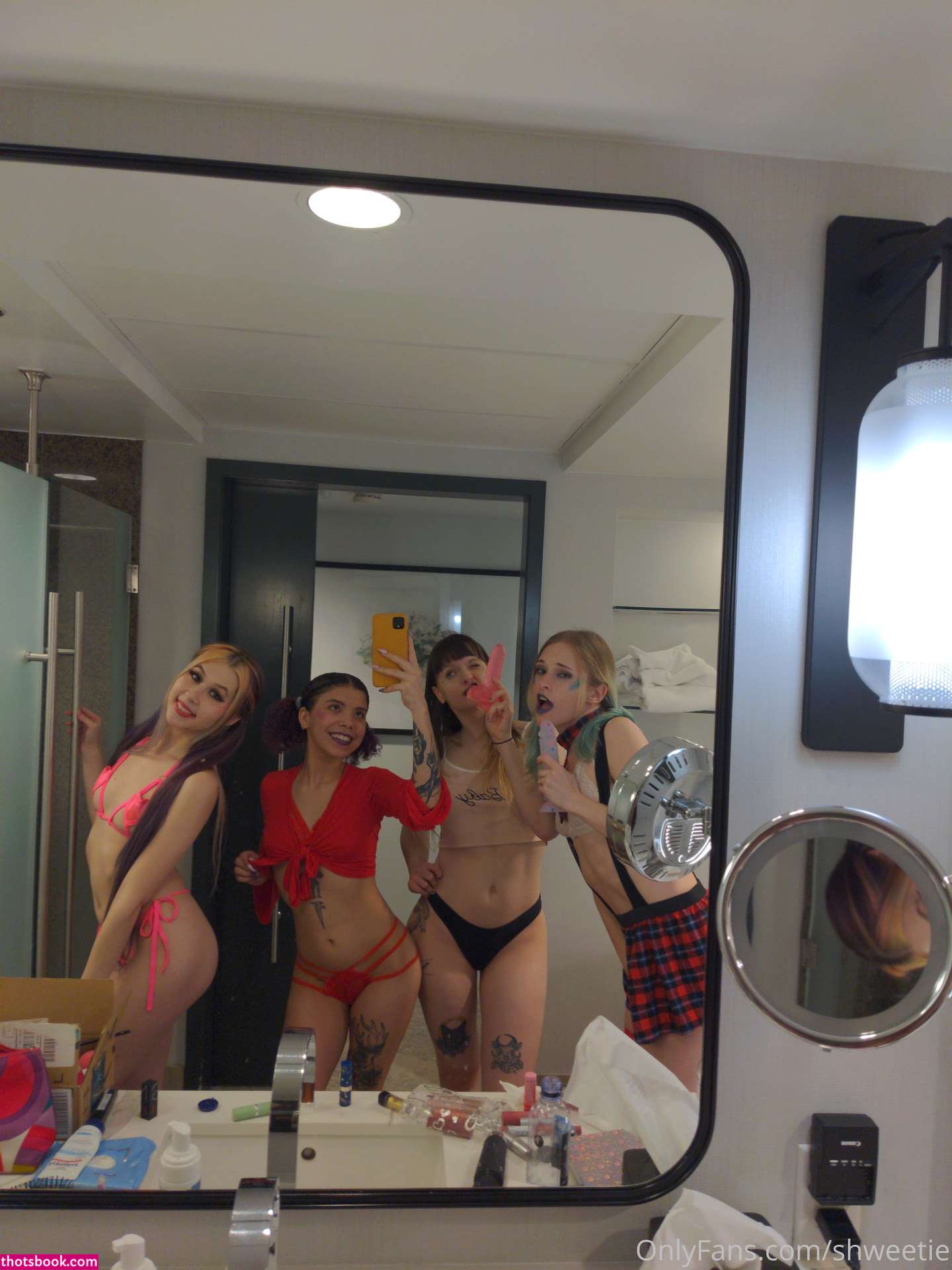 Shweetnlow1 Photo #95