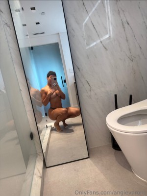 Angie Varona Photo #355