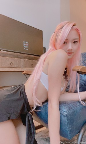 Vyvan Le Photo #1119