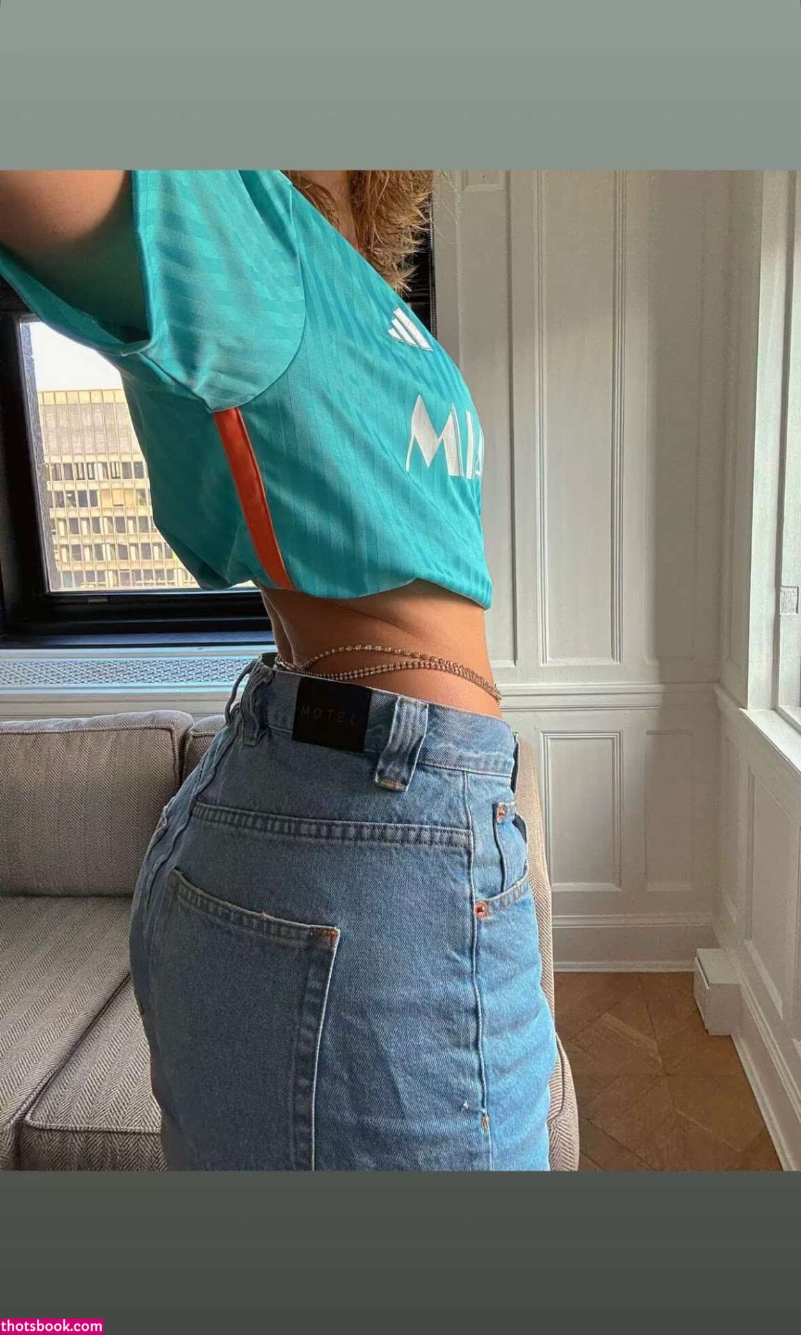 Pineapplebrat Photo #266