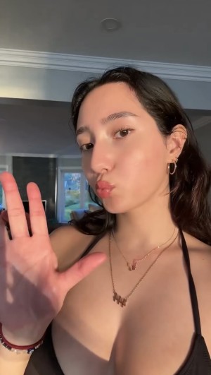 Sabrina Pezeshkian Photo #82