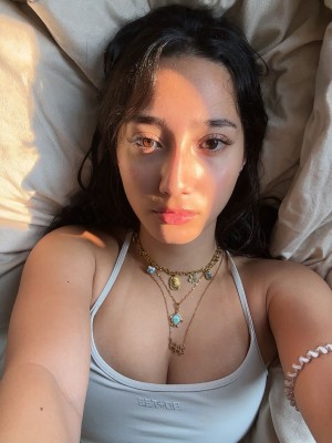 Sabrina Pezeshkian Photo #91