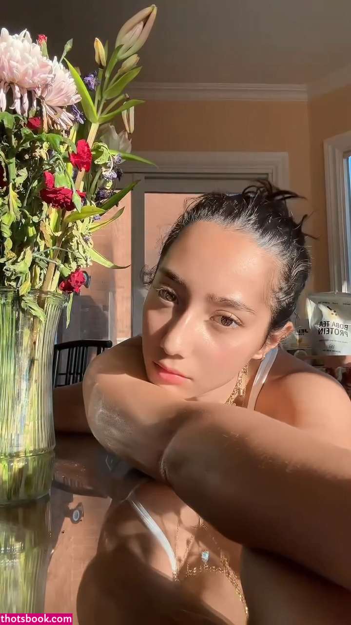 Sabrina Pezeshkian Photo #101