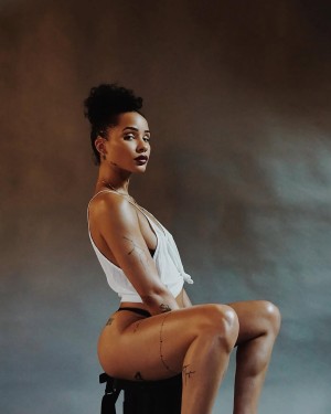 Tanaya Henry Photo #12