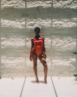 Tanaya Henry Photo #21