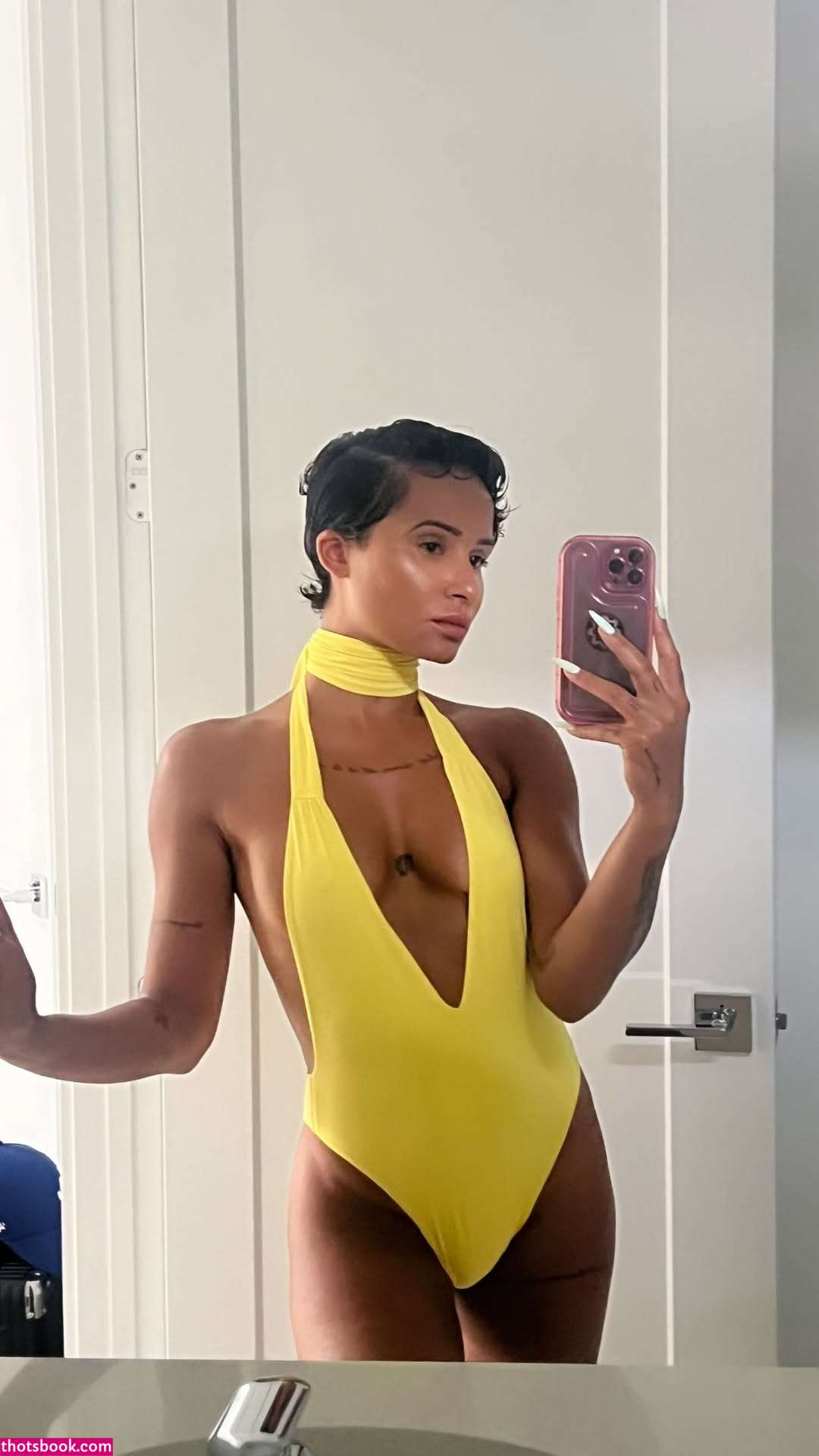 Tanaya Henry Photo #29