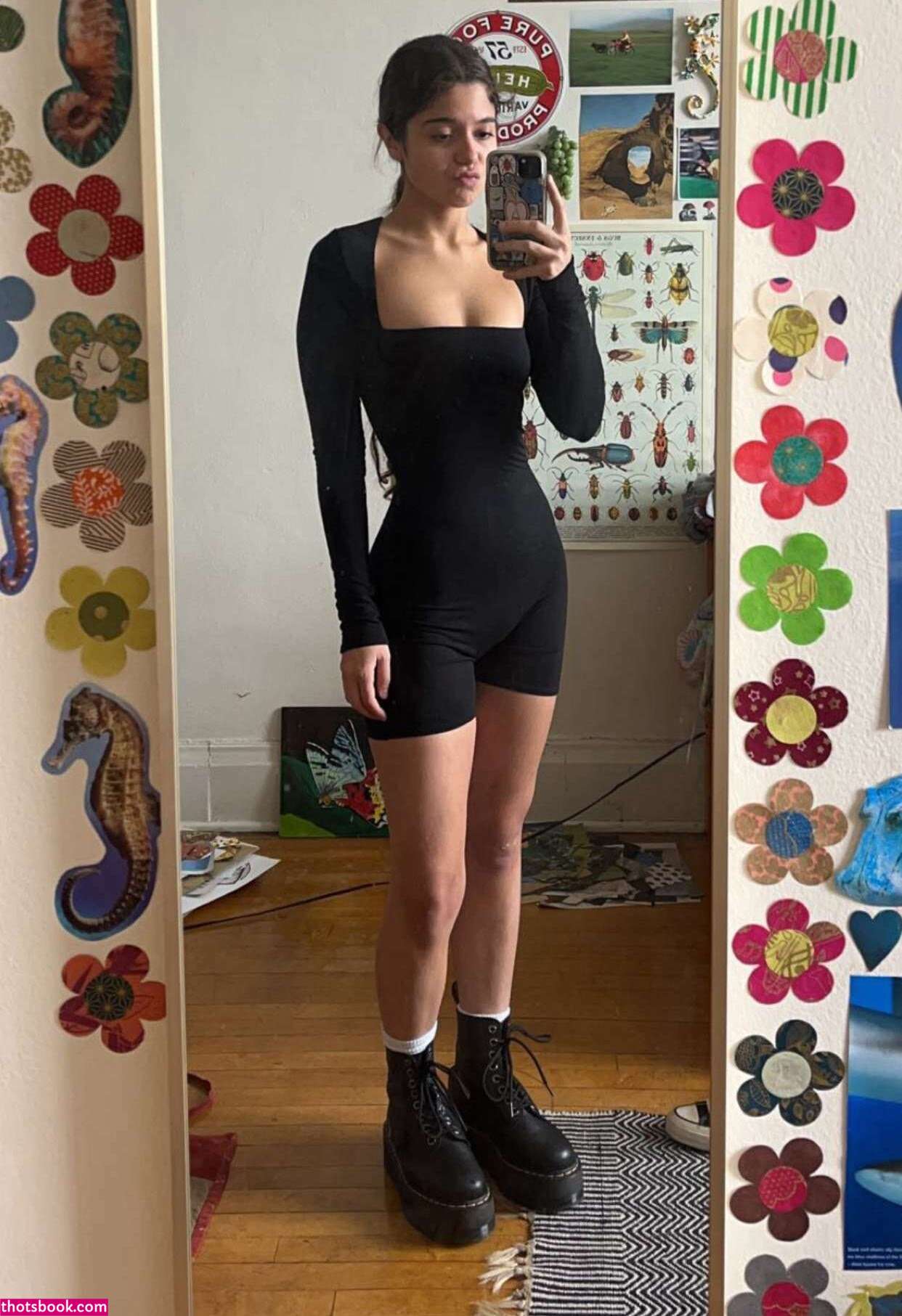 Chloeforero Photo #3