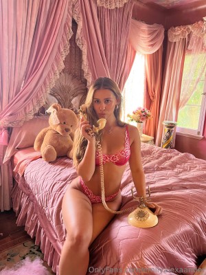 Emily Alexander Photo #114