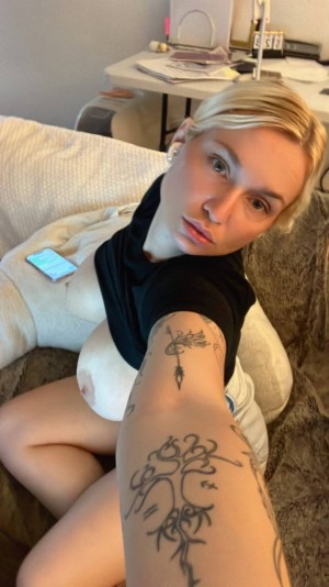 Zoie Burgher Photo #83