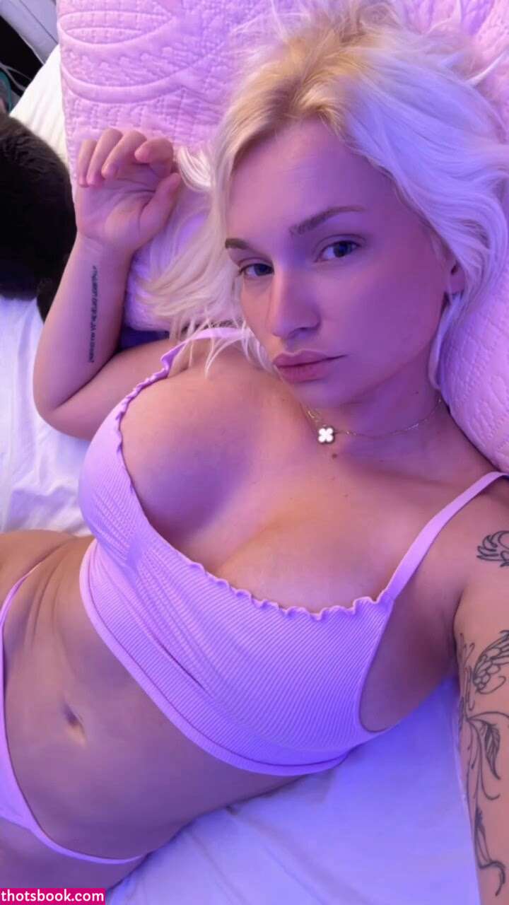 Zoie Burgher Photo #90