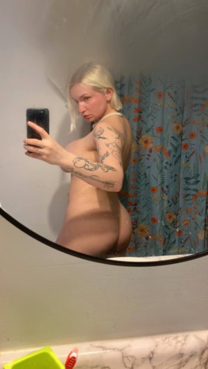 Zoie Burgher Photo #105