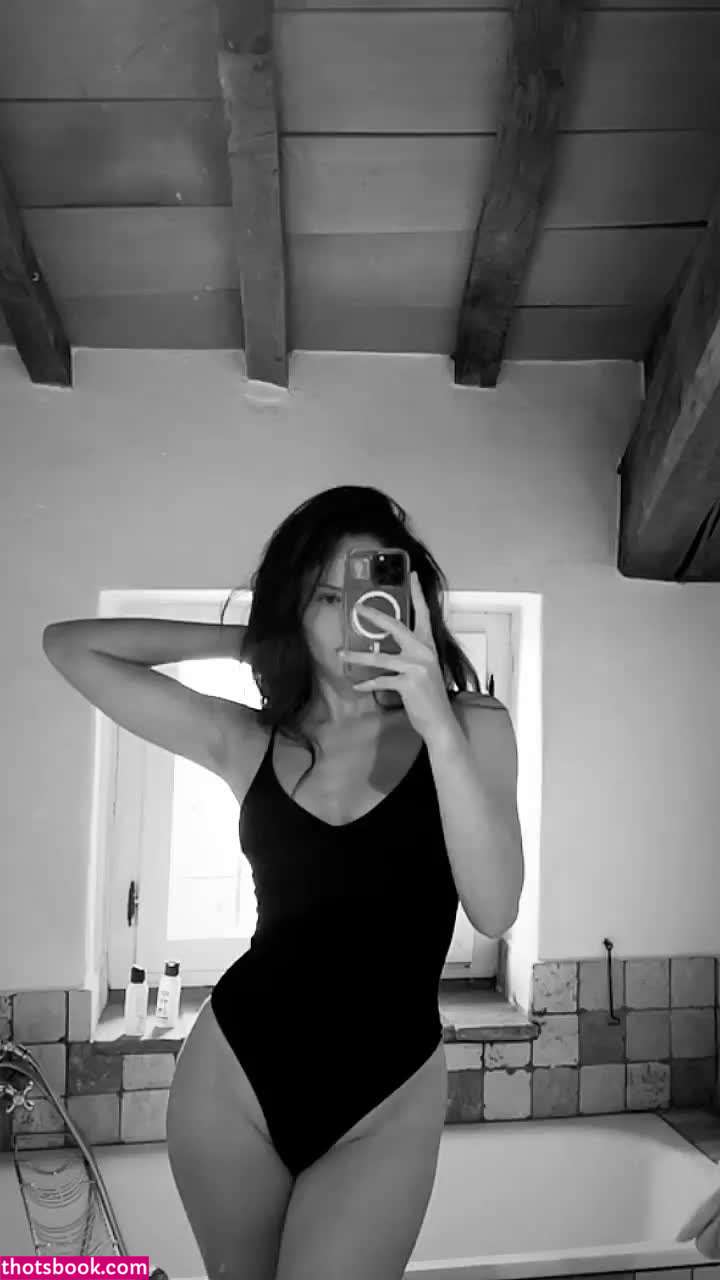 Erin Perise Photo #39