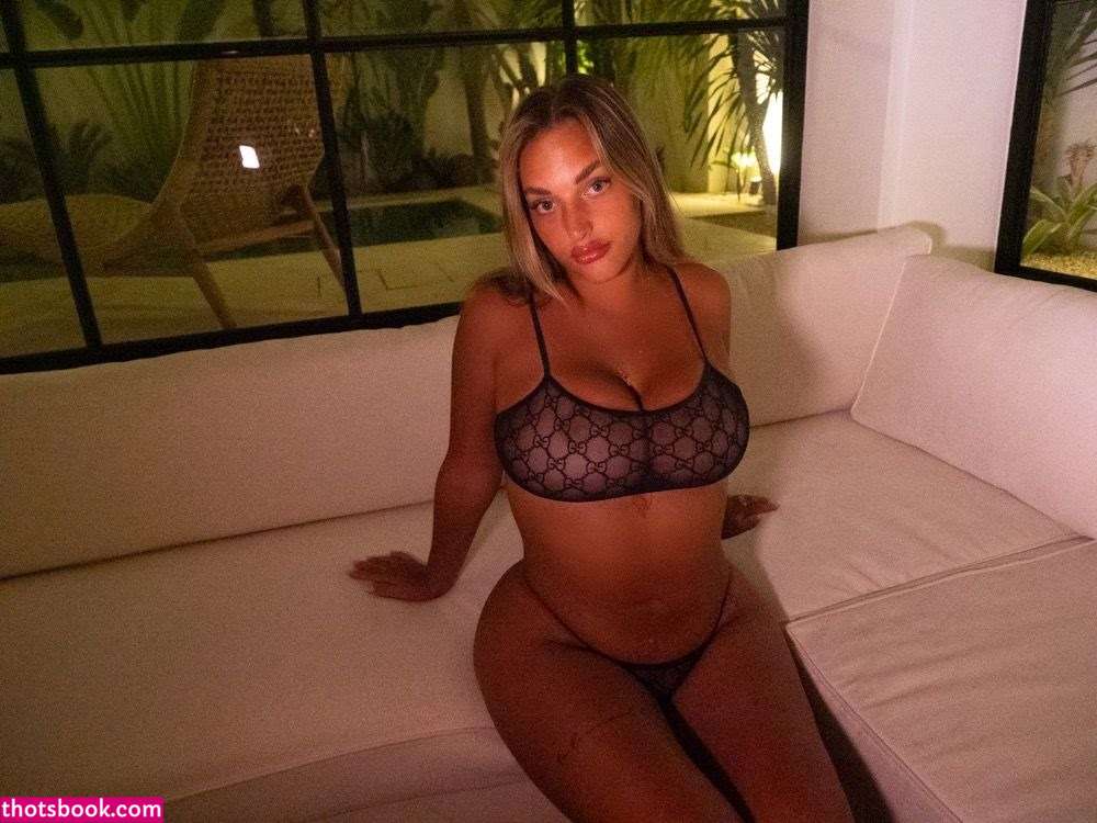 Alanna Pow Photo #130