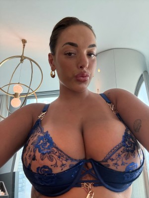 Alanna Pow Photo #127