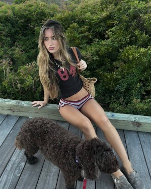 Julia Ernst Photo #10