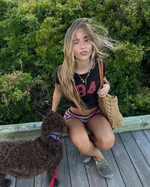 Julia Ernst Photo #11