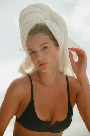 Maggie Sambrook Photo #52