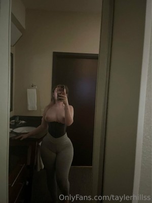 Tayler Hills Photo #795