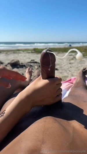 maskbicouple Post #8