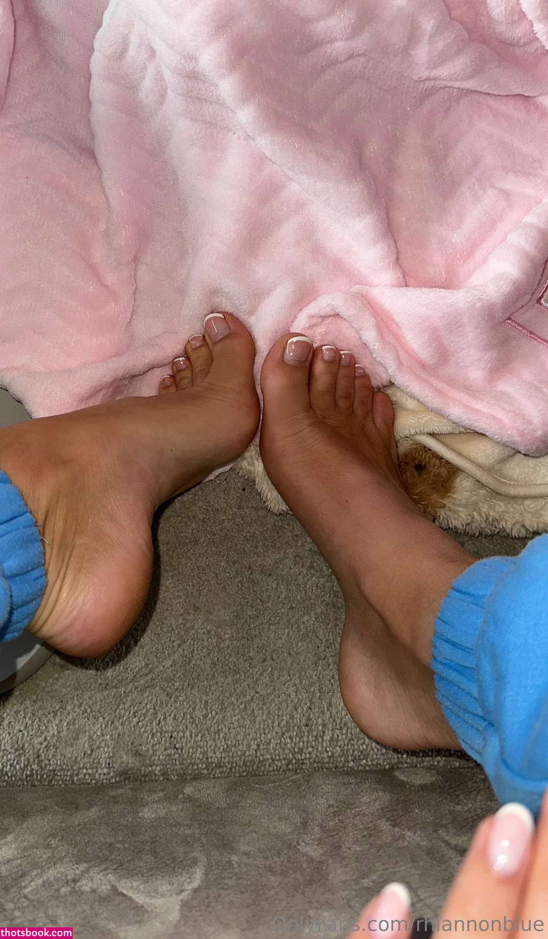 Rhiannon Blue Photo #873