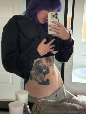 Strongwaifu Photo #215