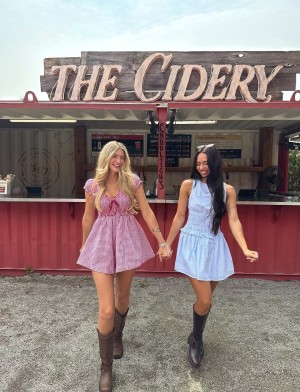 Emma Burnze Photo #40