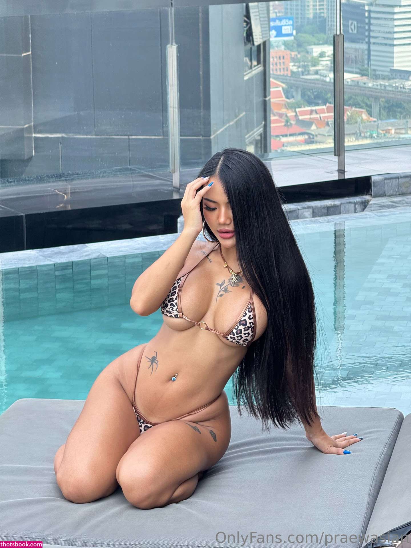 Praew Phatcharin Photo #221