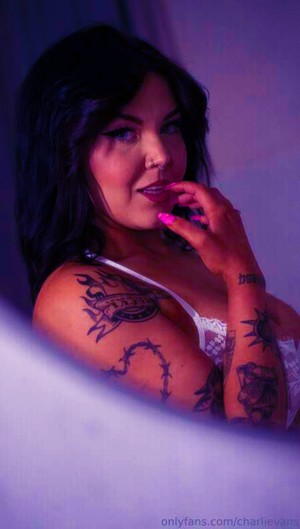 Charli Evans Photo #2