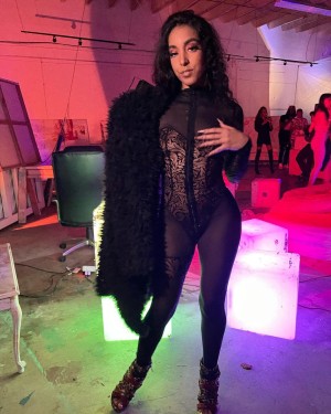 Claire Black Photo #15